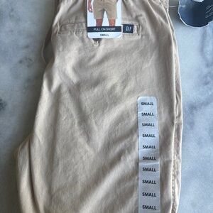Gap Khaki Pull on shorts